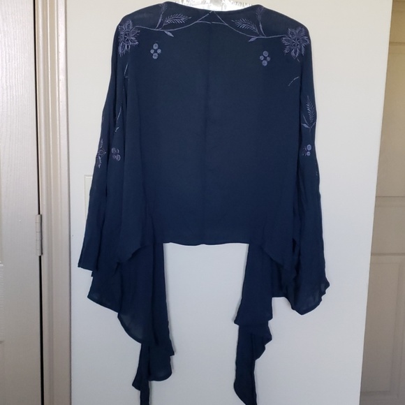 NWT Lucky Brand Embroidered Tie Front Top Sz M/L - Picture 2 of 8